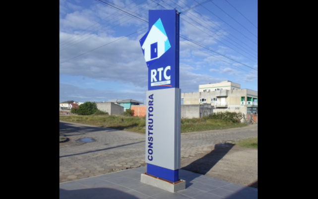 totem publicitário